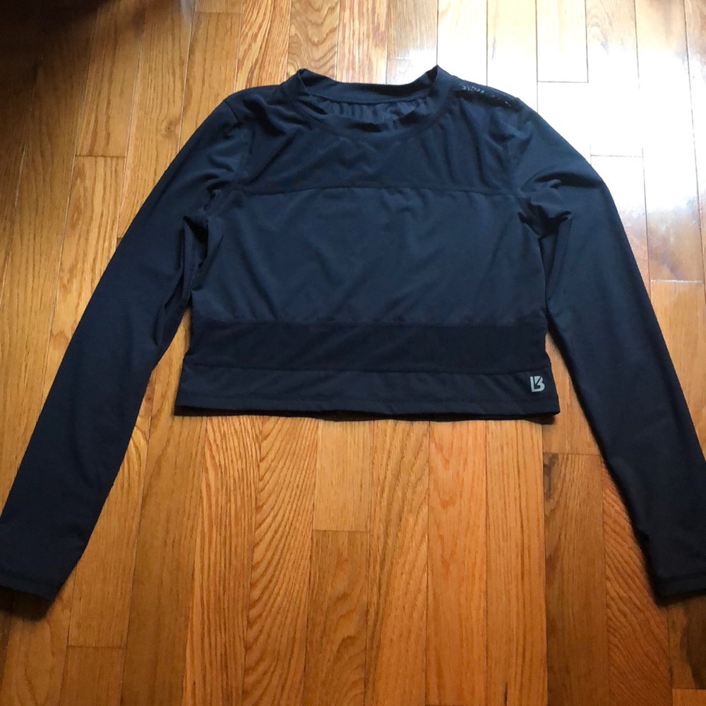 Long sleeved women’s crop to